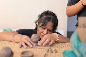 Oficina de cerâmica aproxima estudantes dos saberes tradicionais e da arqueologia tapajônica - imagem 2